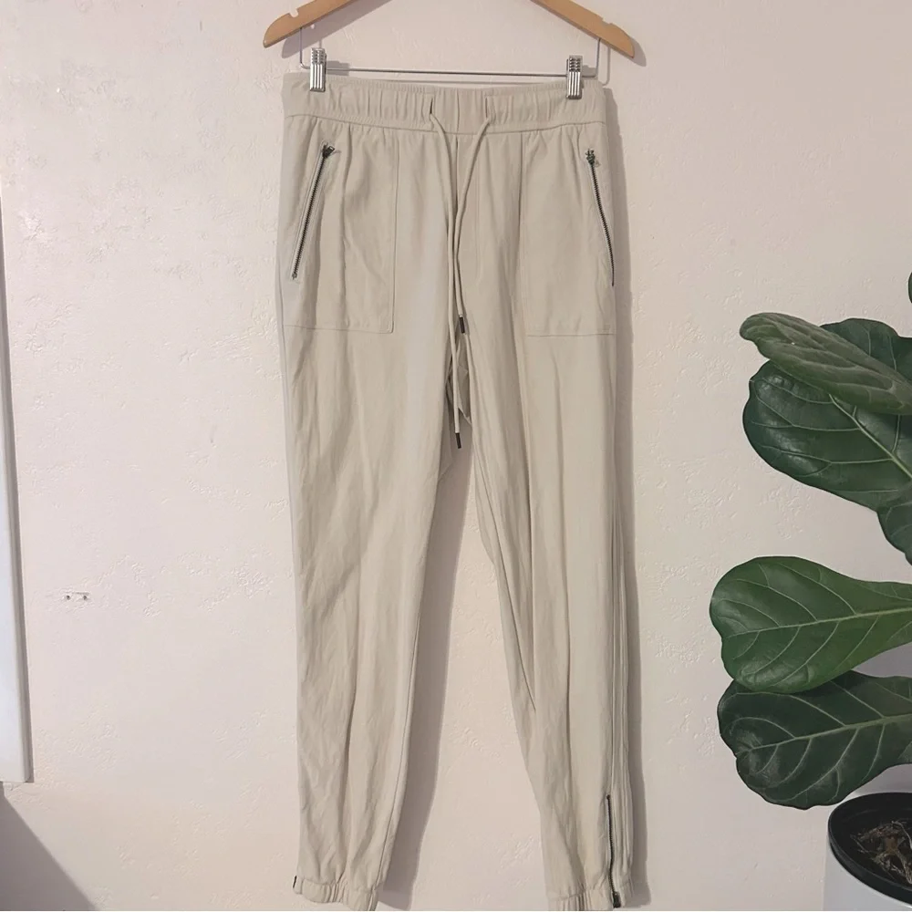 BLANK NYC Cotton Drawstring Ankle Zip Pocket Jogger Pants Cream Women Size L